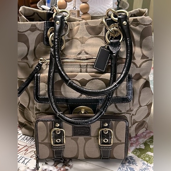 2for1 Authentic Coach bag and wallet - Picture 1 of 16